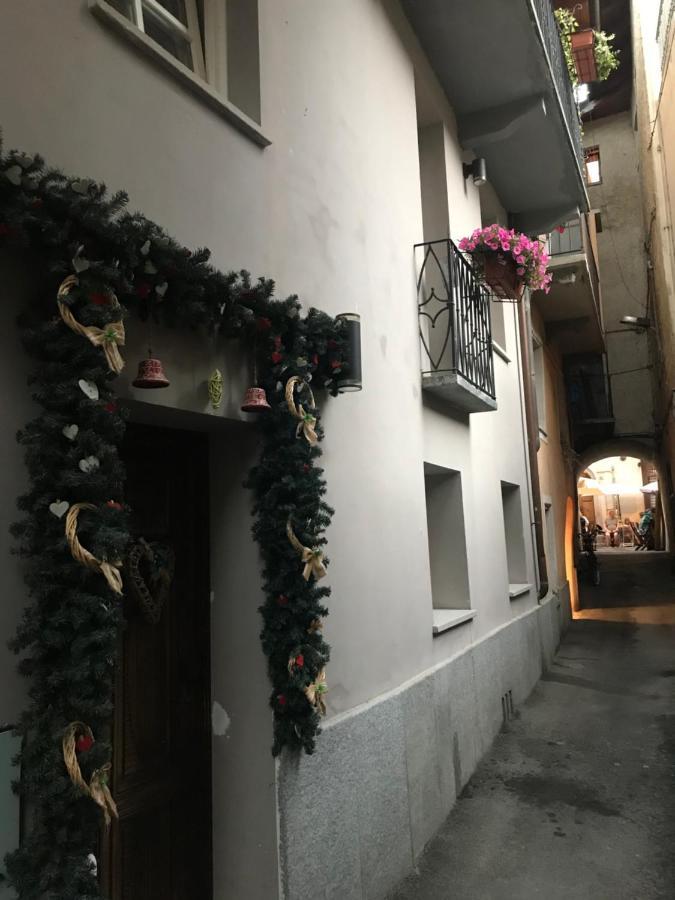 Aymon De Challant Appartement Aosta Esterno foto